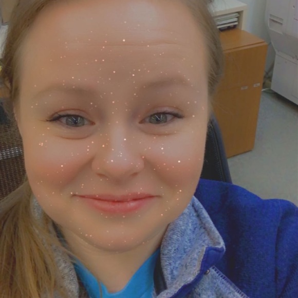 Meet your Posher, Heidi - Picture 1 of 1